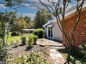 2914 Meadow View Road, Falls Church VA 22042