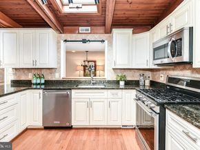 2914 Meadow View Road, Falls Church VA 22042