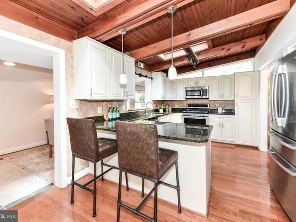 2914 Meadow View Road, Falls Church VA 22042