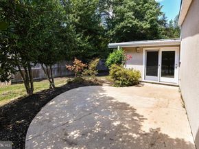 2914 Meadow View Road, Falls Church VA 22042