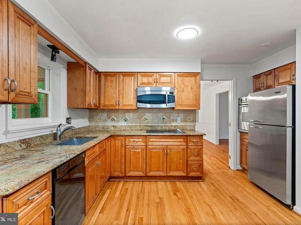 1116 Randolph Road, Mclean VA 22101