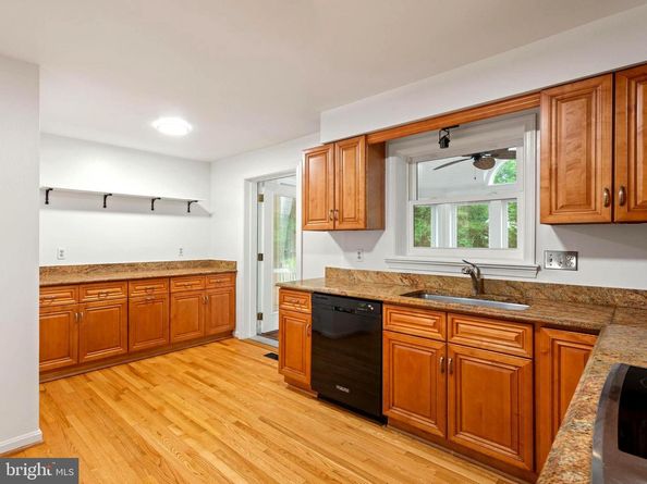 1116 Randolph Road, Mclean VA 22101