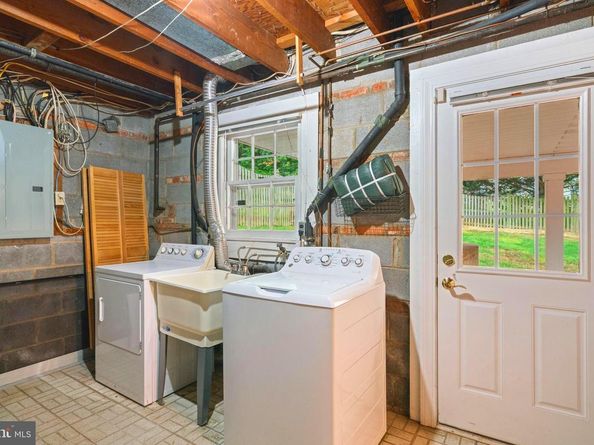 1116 Randolph Road, Mclean VA 22101
