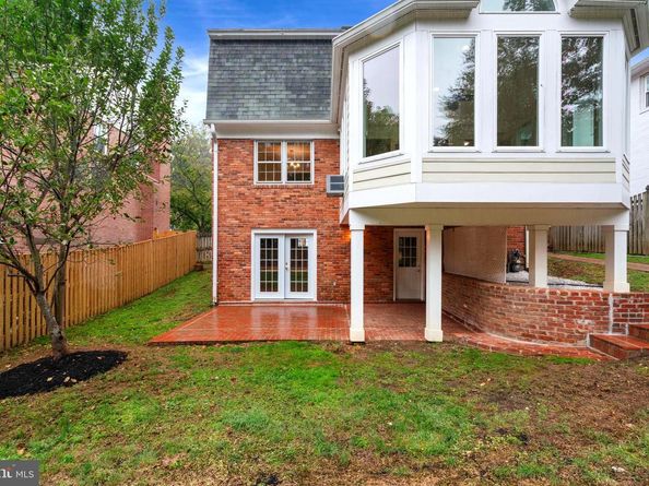 1116 Randolph Road, Mclean VA 22101