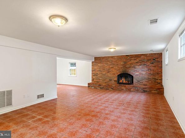 1116 Randolph Road, Mclean VA 22101
