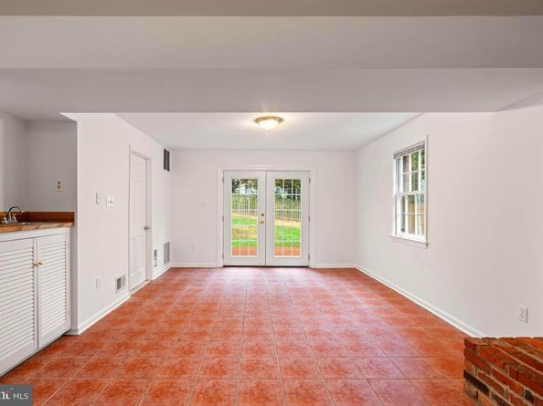 1116 Randolph Road, Mclean VA 22101