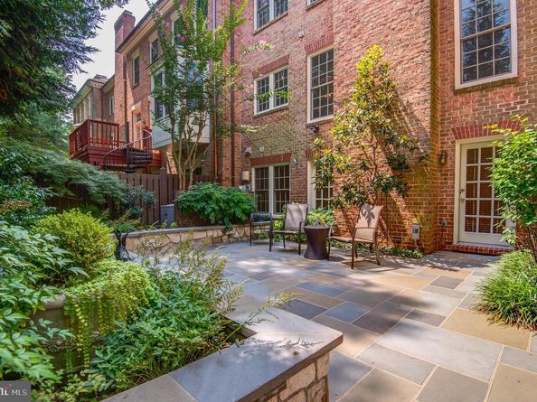2035 Mayfair Mclean Court, Falls Church VA 22043