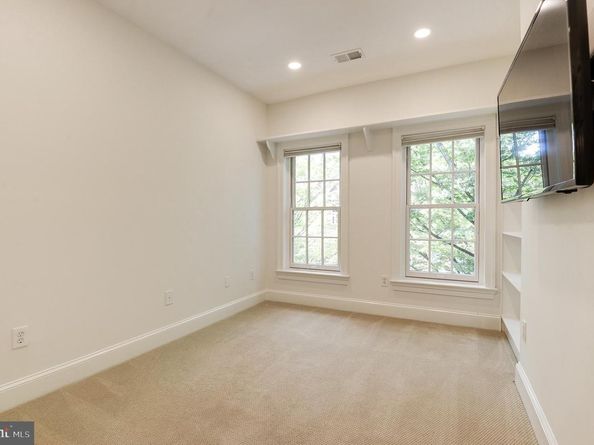 2035 Mayfair Mclean Court, Falls Church VA 22043