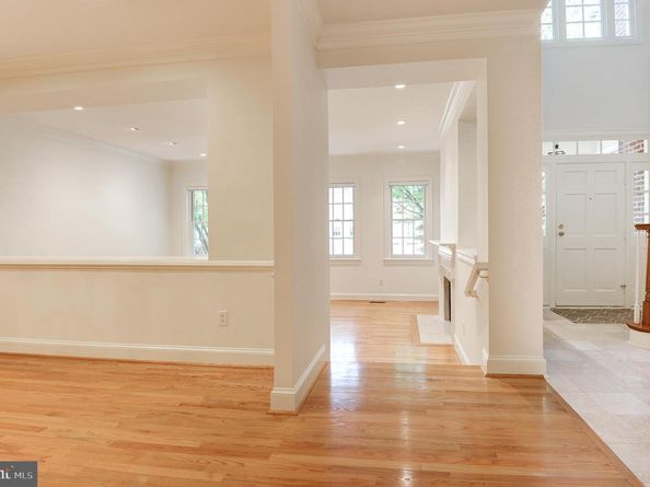 2035 Mayfair Mclean Court, Falls Church VA 22043