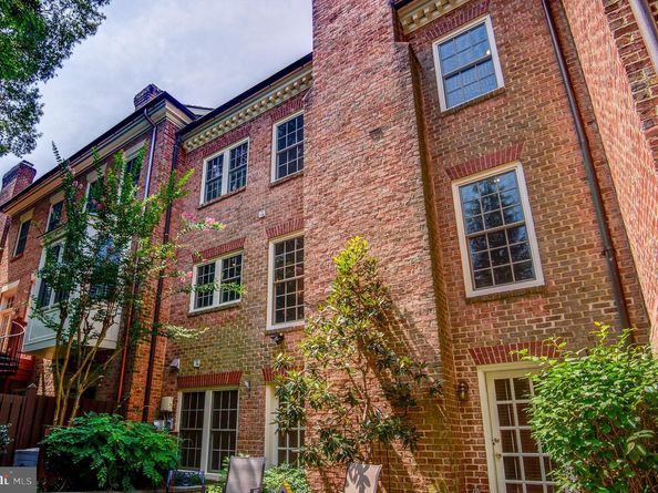2035 Mayfair Mclean Court, Falls Church VA 22043