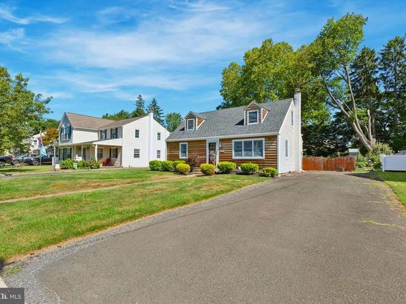 513 Corinthian Avenue, Hatboro PA 19040