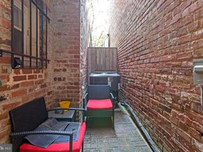 1713 18TH Street NW B, Washington DC 20009