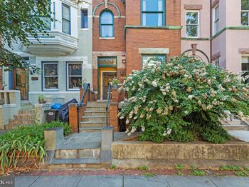 1713 18TH Street NW