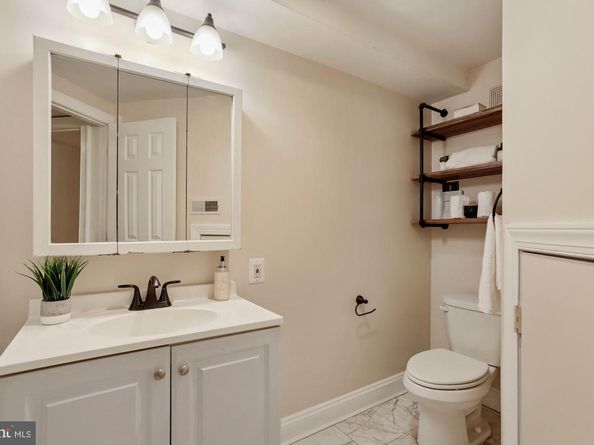 1713 18TH Street NW B, Washington DC 20009