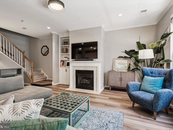 2663 Manhattan Place 310, Vienna VA 22180
