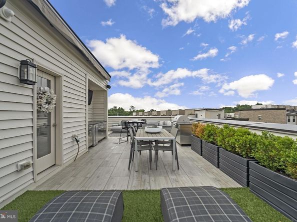 1741 Mckenna Point Drive 2701, Mclean VA 22102