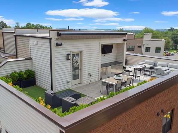1741 Mckenna Point Drive 2701, Mclean VA 22102