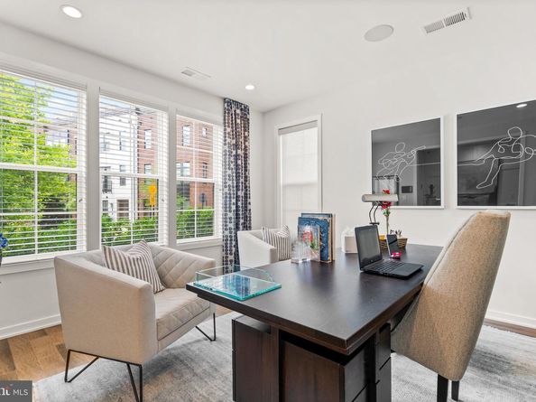 1741 Mckenna Point Drive 2701, Mclean VA 22102