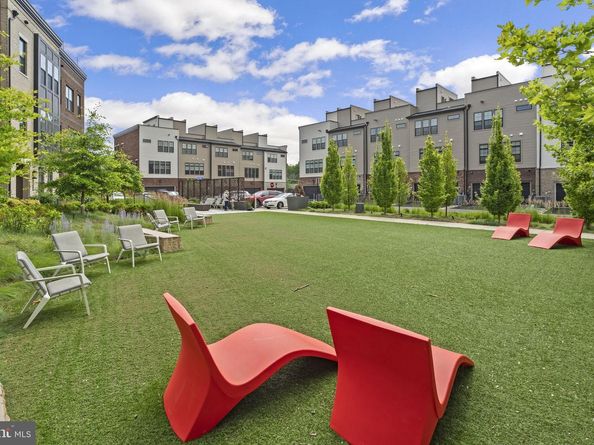 1741 Mckenna Point Drive 2701, Mclean VA 22102