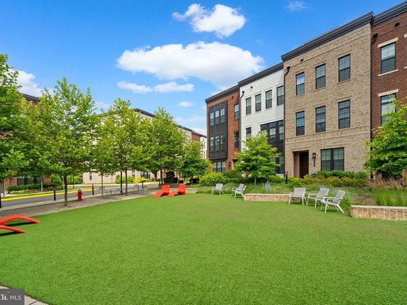1741 Mckenna Point Drive 2701, Mclean VA 22102