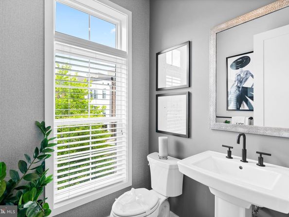 1741 Mckenna Point Drive 2701, Mclean VA 22102