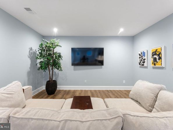 106 Tapawingo Road SW, Vienna VA 22180