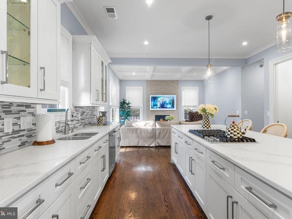 106 Tapawingo Road SW, Vienna VA 22180