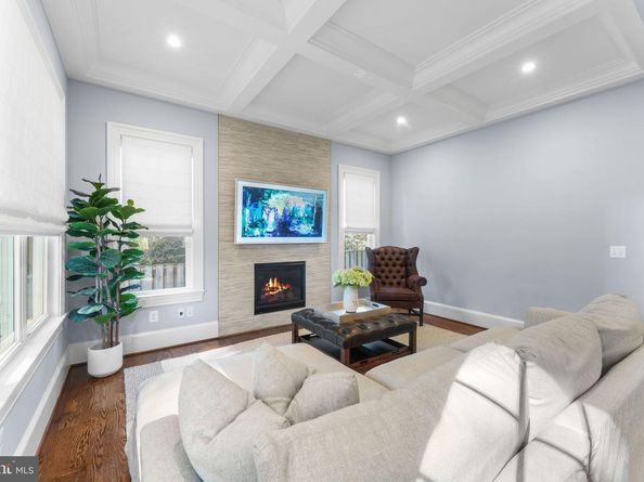 106 Tapawingo Road SW, Vienna VA 22180