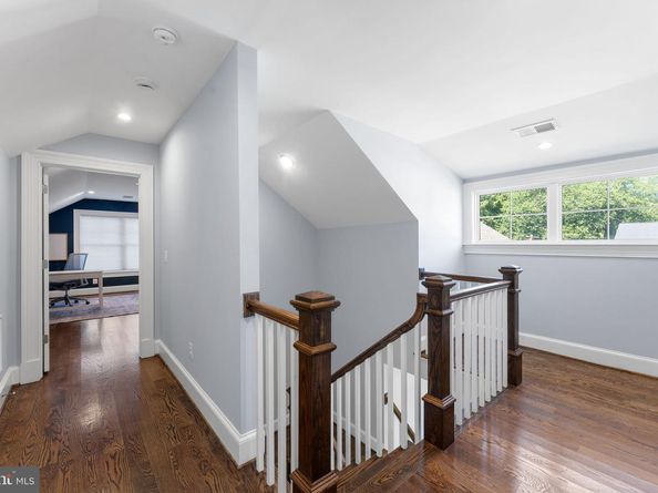 106 Tapawingo Road SW, Vienna VA 22180