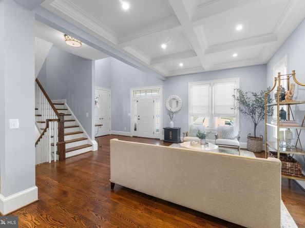 106 Tapawingo Road SW, Vienna VA 22180
