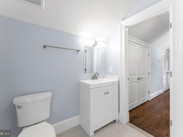 106 Tapawingo Road SW, Vienna VA 22180