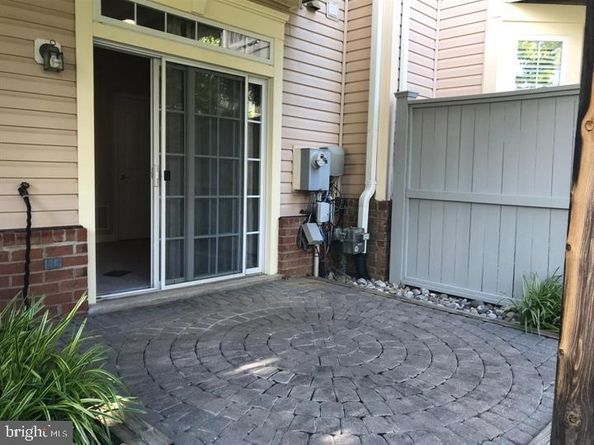 1924 Logan Manor Drive, Reston VA 20190