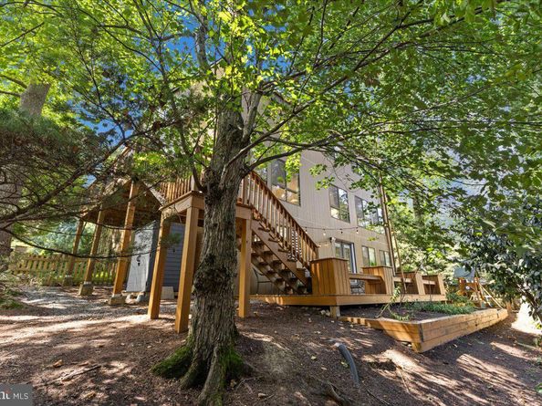 9411 Fernwood Road, Bethesda MD 20817