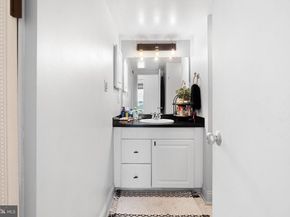 2001 Hamilton Street 1221, Philadelphia PA 19130