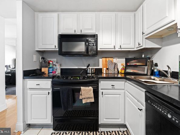 2001 Hamilton Street 1221, Philadelphia PA 19130