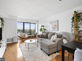 2001 Hamilton Street 1221, Philadelphia PA 19130