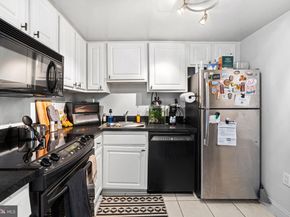 2001 Hamilton Street 1221, Philadelphia PA 19130
