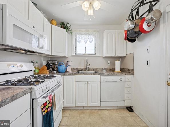 1113 Harding Drive, Havertown PA 19083
