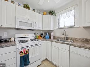 1113 Harding Drive, Havertown PA 19083