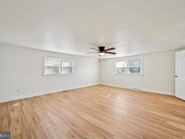 898 Crestline Drive, Blue Bell PA 19422