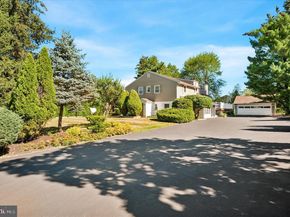 898 Crestline Drive, Blue Bell PA 19422