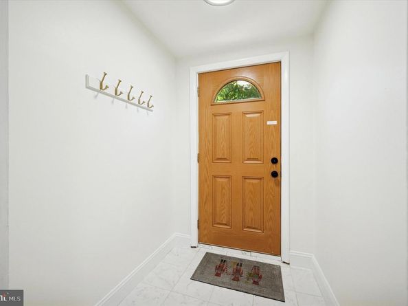 898 Crestline Drive, Blue Bell PA 19422