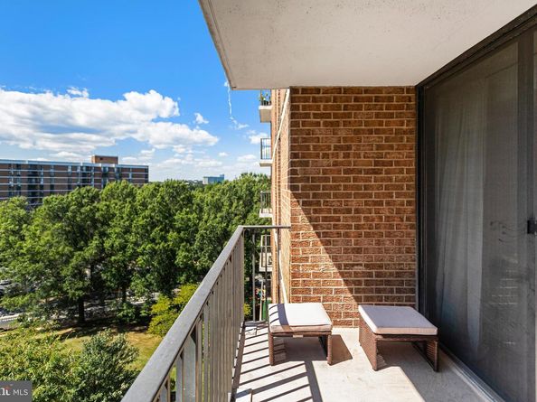 2311 Pimmit Drive 603, Falls Church VA 22043