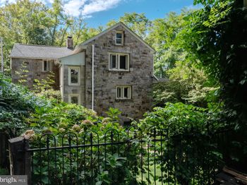 3596 River Road