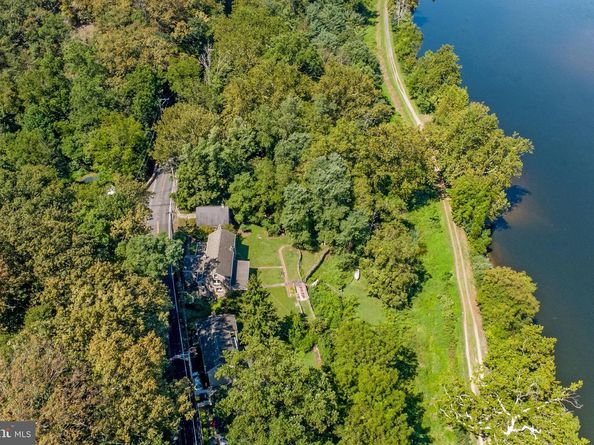 3596 River Road, Lumberville PA 18933