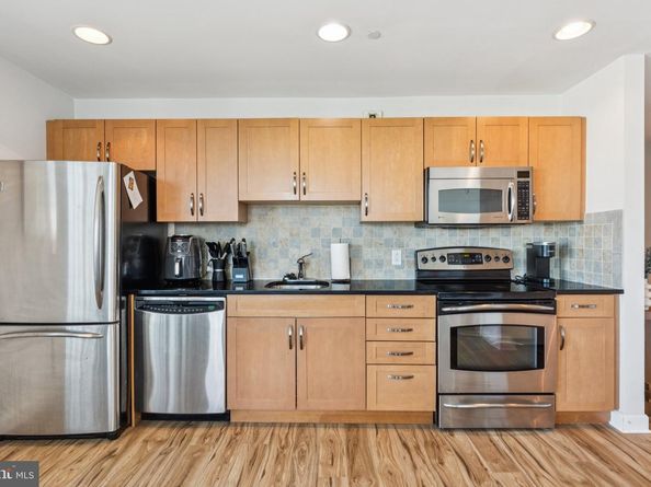 901 N Penn Street R1105, Philadelphia PA 19123