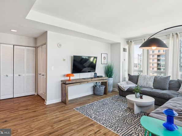 901 N Penn Street R1105, Philadelphia PA 19123