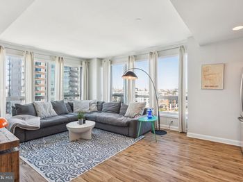 901 N Penn Street