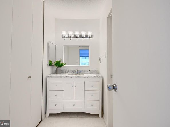 5500 Friendship Boulevard 2023N, Chevy Chase MD 20815