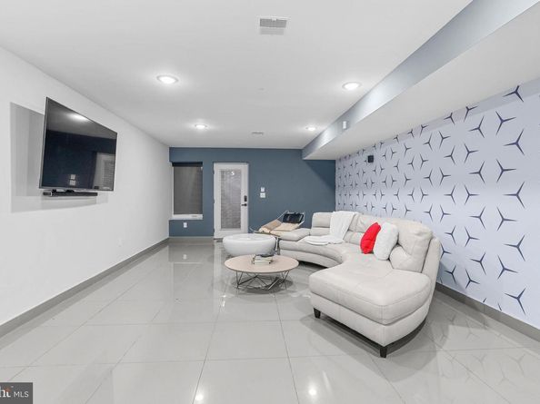 139 W Jefferson Street, Philadelphia PA 19122